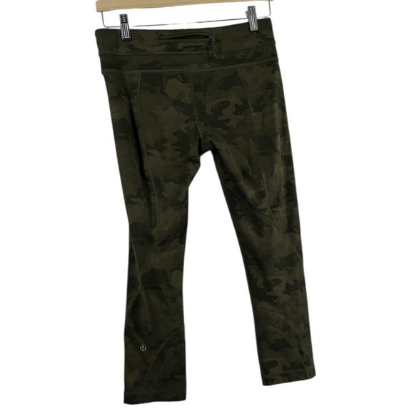 Lululemon Run inspire crop II Savasana Green Camo LUXTREME Crop Leggings Size 6 - Picture 3 of 8